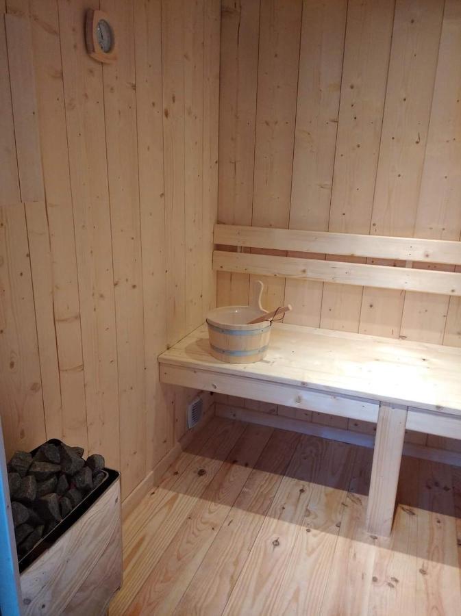 Sejour Au Jardin De Cupidon Avec Jacuzzi Et Sauna Balbigny Kültér fotó